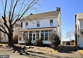 108 Hoffmansville Rd, Sassamansville, PA 19472