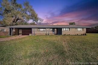 5219 E 21st St, Tulsa, OK 74114