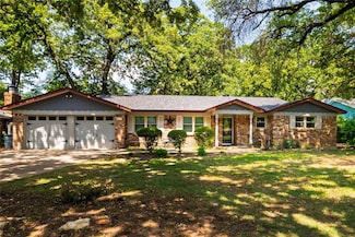 637 Post Oak Dr, Hurst, TX 76053