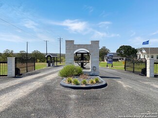 125 Timber Place, La Vernia, TX 78121