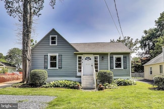 5516 Greentree Rd, Bethesda, MD 20817