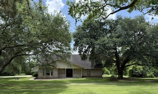 831 Avenue L, Dickinson, TX 77539