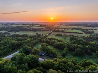 24609 E Lakeview, Yale, OK 74085