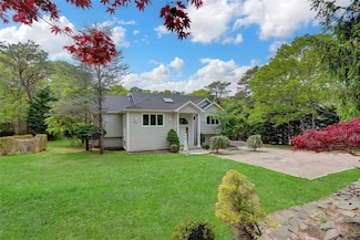 23 Red Creek Cir, Hampton Bays, NY 11946