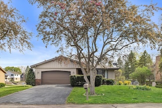 3523 Waterbury Ln, Racine, WI 53403