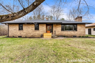 4067 Luxford Ave NW, Comstock Park, MI 49321