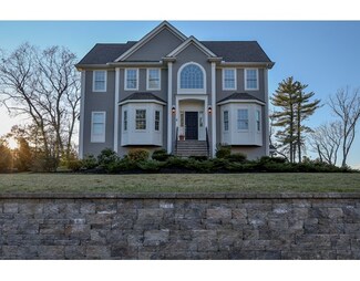 2 White Ln, Middleton, MA 01949