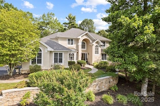 117 Founders Dr, Flat Rock, NC 28731
