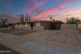 8421 E Rolling Ridge St, Tucson, AZ 85710