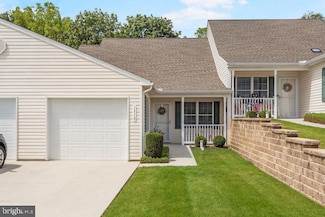 1310 Pleasant View Dr Unit 67, Spring Grove, PA 17362