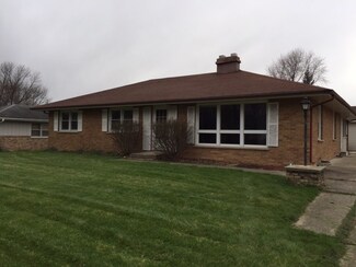 925 Johnston Dr, Aurora, IL 60506