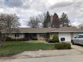 404 E Pine St, Attica, IN 47918