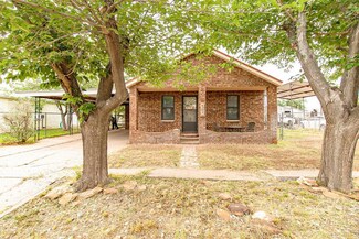 1202 5th St, Wickett, TX 79788
