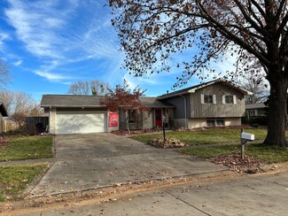 2206 Noel Dr, Champaign, IL 61821