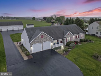 2934 Grundsau Ct, Fogelsville, PA 18051