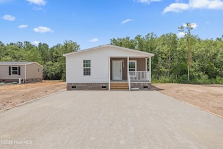 6823 Lewis Dr SE, Winnabow, NC 28479