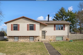 2523 Rocky Ln, New London, IA 52645