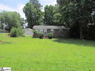 61 Wildwood, Clinton, SC 29325