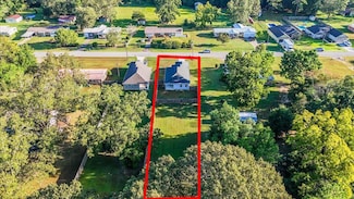 147 NE Fourth Ave, Crestview, FL 32539