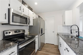 10901 Gillette St, Overland Park, KS 66210