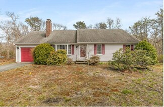 3 Cranhaven Cir, Harwich, MA 02645