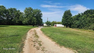 11900 S Wanamaker Rd, Carbondale, KS 66414