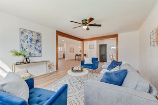 220 Clearwood Dr, Fort Worth, TX 76108
