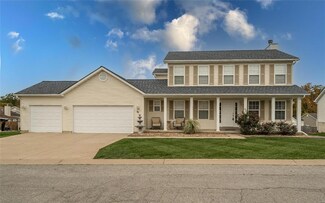 11 Village Circle Dr, Winfield, MO 63389