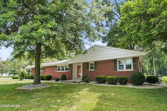 2589 Debbie Dr, Lima, OH 45807