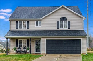 602 Waterpoint Ct, Browns Summit, NC 27214