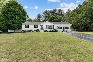 48 North St, Douglas, MA 01516
