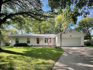 1612 Windsor Place, Grand Island, NE 68801