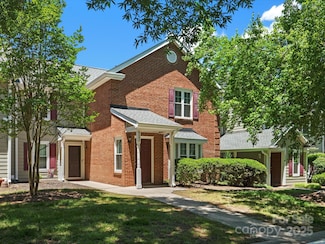 9404 S Vicksburg Park Ct, Charlotte, NC 28210