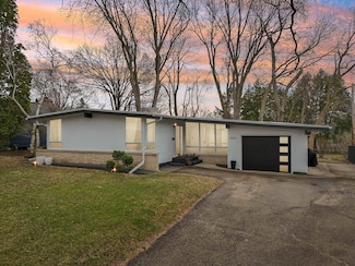 1013 Shasta Dr, Madison, WI 53704