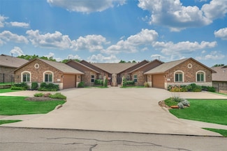 201 Bessie Price Owen Dr, Montgomery, TX 77356