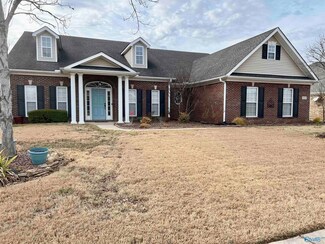 7008 Oak Creek Cir SE, Owens Cross Roads, AL 35763