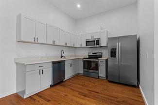 280 Essex St Unit 303, Lawrence, MA 01840
