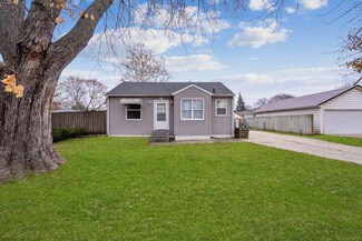 2615 W 9th St, Waterloo, IA 50702