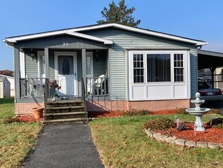 22 Castle Rd, Attleboro, MA 02703