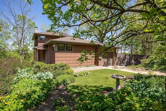 4316 Hillcrest Cir, Madison, WI 53705