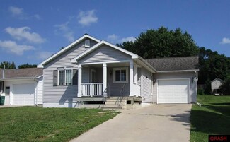 321 N 2nd St, Le Sueur, MN 56058