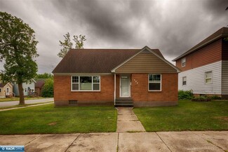 702 11th St N, Virginia, MN 55792