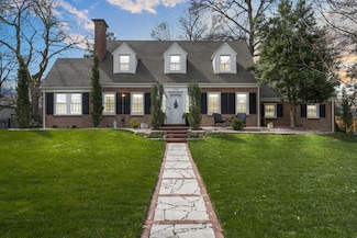 1020 E University St, Springfield, MO 65807