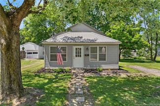 524 Lynhurst Dr, Scottsburg, IN 47170