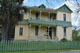 323 Adams St, San Antonio, TX 78210