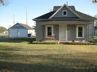 601 W Main St, Pretty Prairie, KS 67570