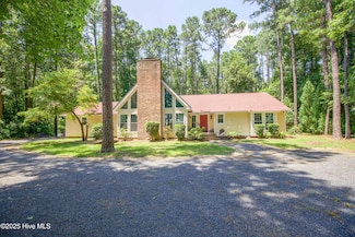 457 Loblolly Dr, Vass, NC 28394