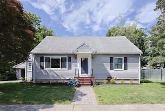 31 Davis St, Lawrence, MA 01843