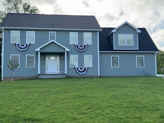 896 East St, Middletown, CT 06457