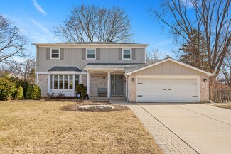 960 S 4th Ave, Libertyville, IL 60048